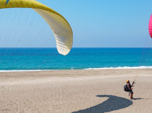 Top Paragliding Tips for Beginners & Enthusiasts: Soar the Skies Safely